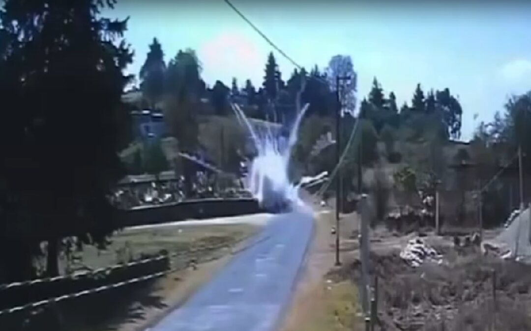 Explosión en Jilotepec: Joven Sufre Quemaduras Graves Tras Transportar Pirotecnia en Moto