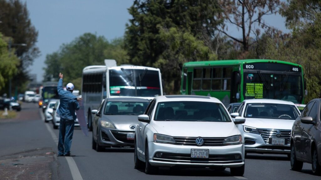 Hoy No Circula en CdMx y Edomex: Medidas Ambientales para Autos el 6 de Enero 2025