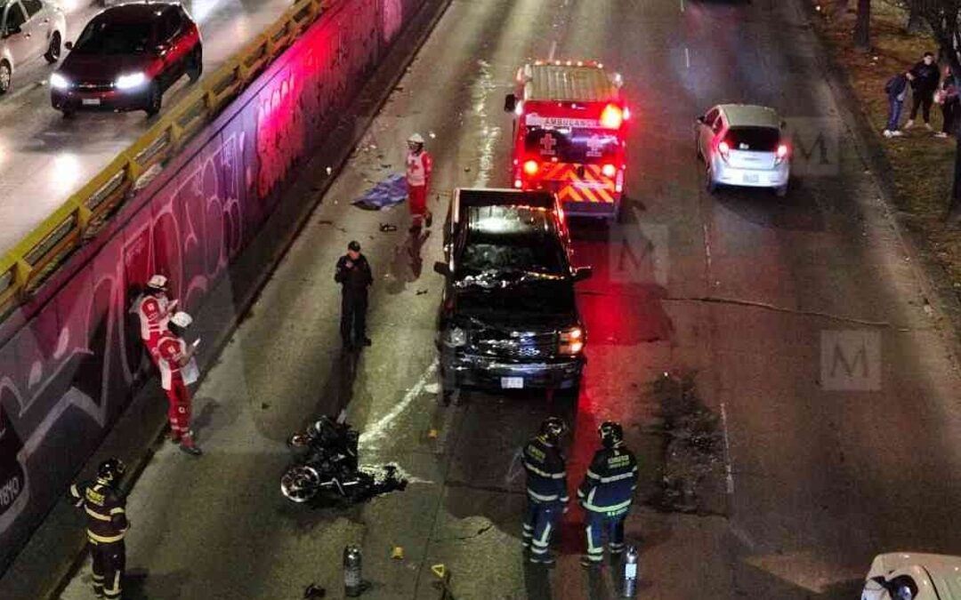Trágico accidente: Motociclista fallece tras choque con camioneta en Circuito Interior, CdMx