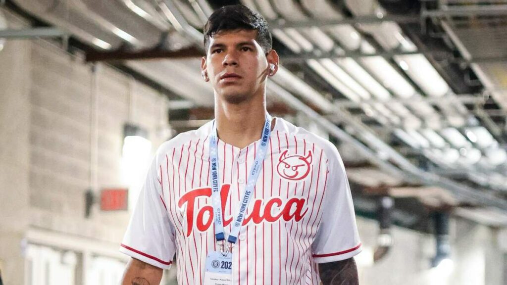 Pumas Avanza en el Fichaje de Robert Morales: Negociaciones con Toluca en Marcha