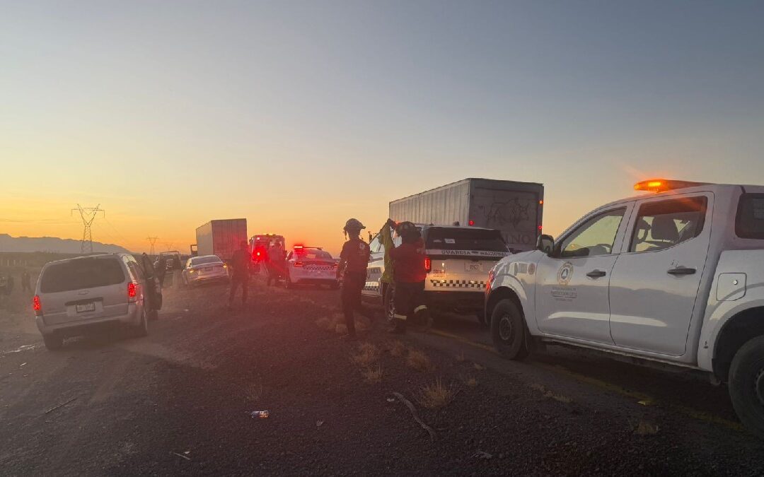 Mujer muere en volcadura en la carretera Torreón-Saltillo; su hija de 12 años sobrevive