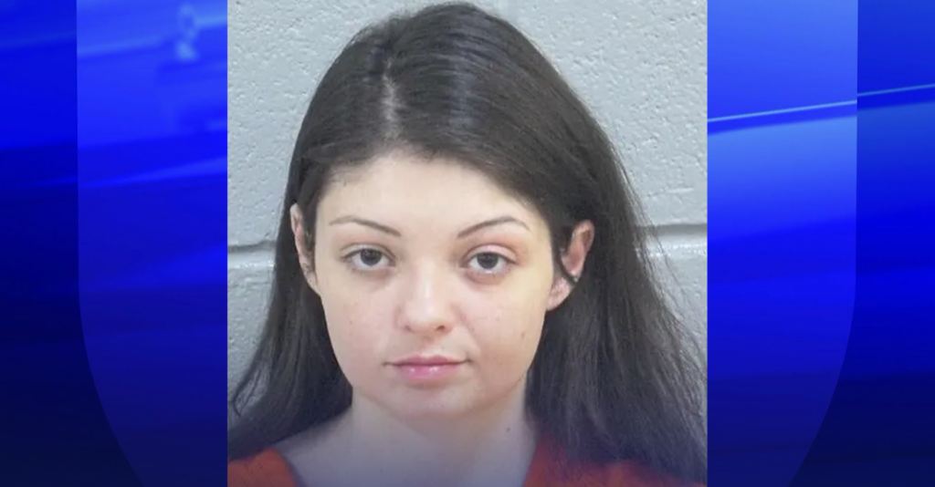 Arresto en Midland: Mujer agrede a su madre con un cuchillo