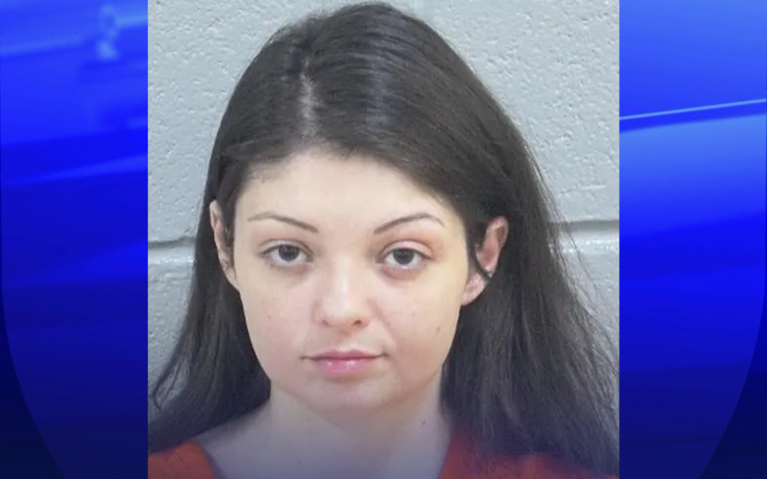 Arresto en Midland: Mujer agrede a su madre con un cuchillo